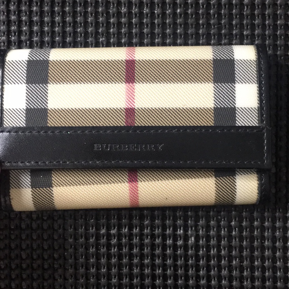 Burberry key holder